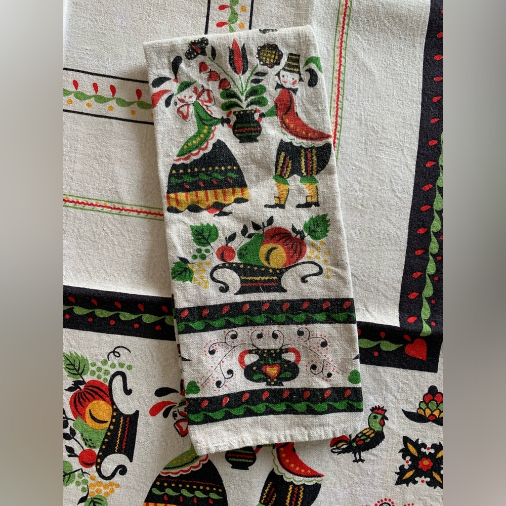 Vintage folk print tablecloth with matching tea towel
